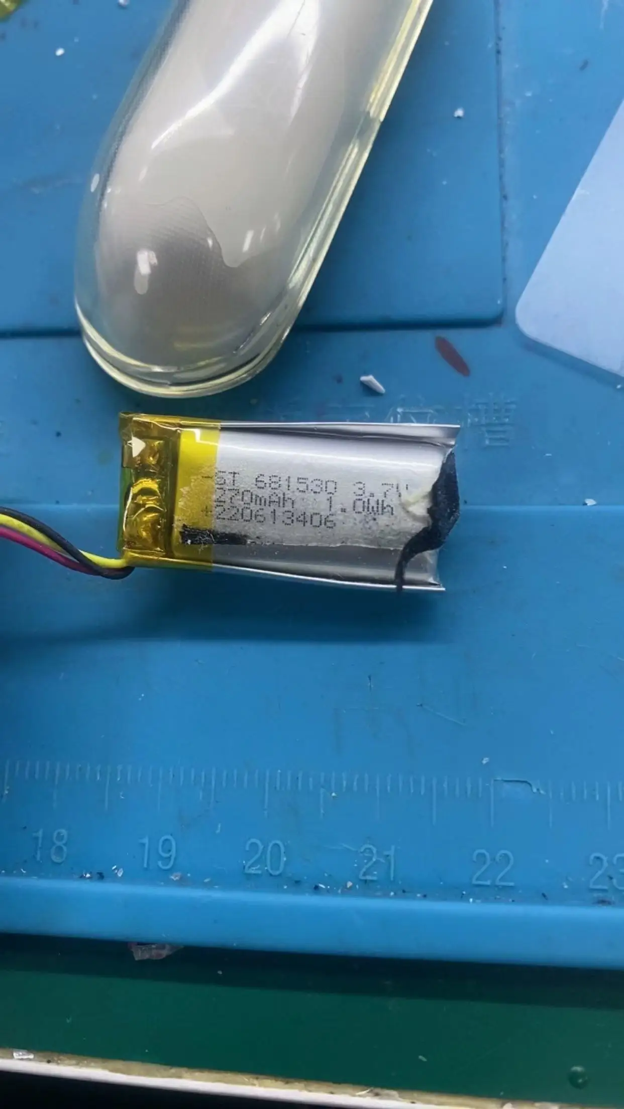 3.7V polymer lithium-ion battery three line express video early education machine 681530 dynamic charging 270MAH full capacity