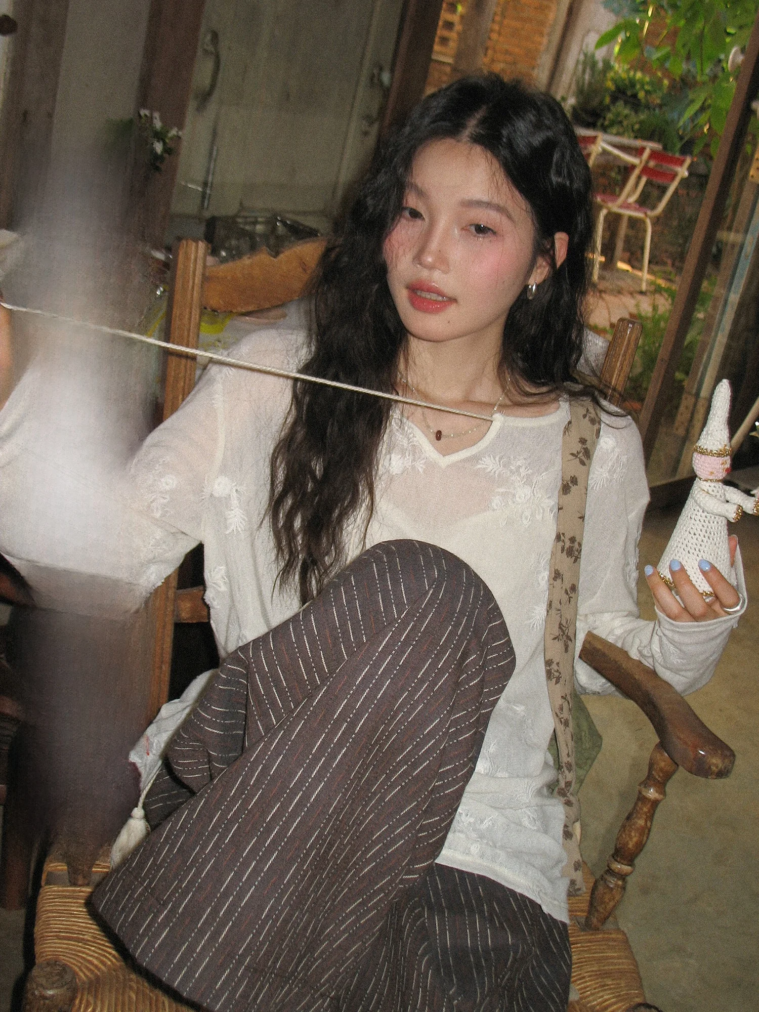 

Элегантная женская блузка с вышивкой и ажурными элементами, длинный рукав, новинка весеннего сезона, повседневный стиль, свободный крой, круглый вырез, хлопок.