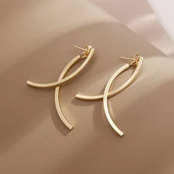 Unique Fish Shape Dangle Earrings for Women Golden Metal Bend Bar Drop Earrings Simple Statement Jewelry Punk Party Gift