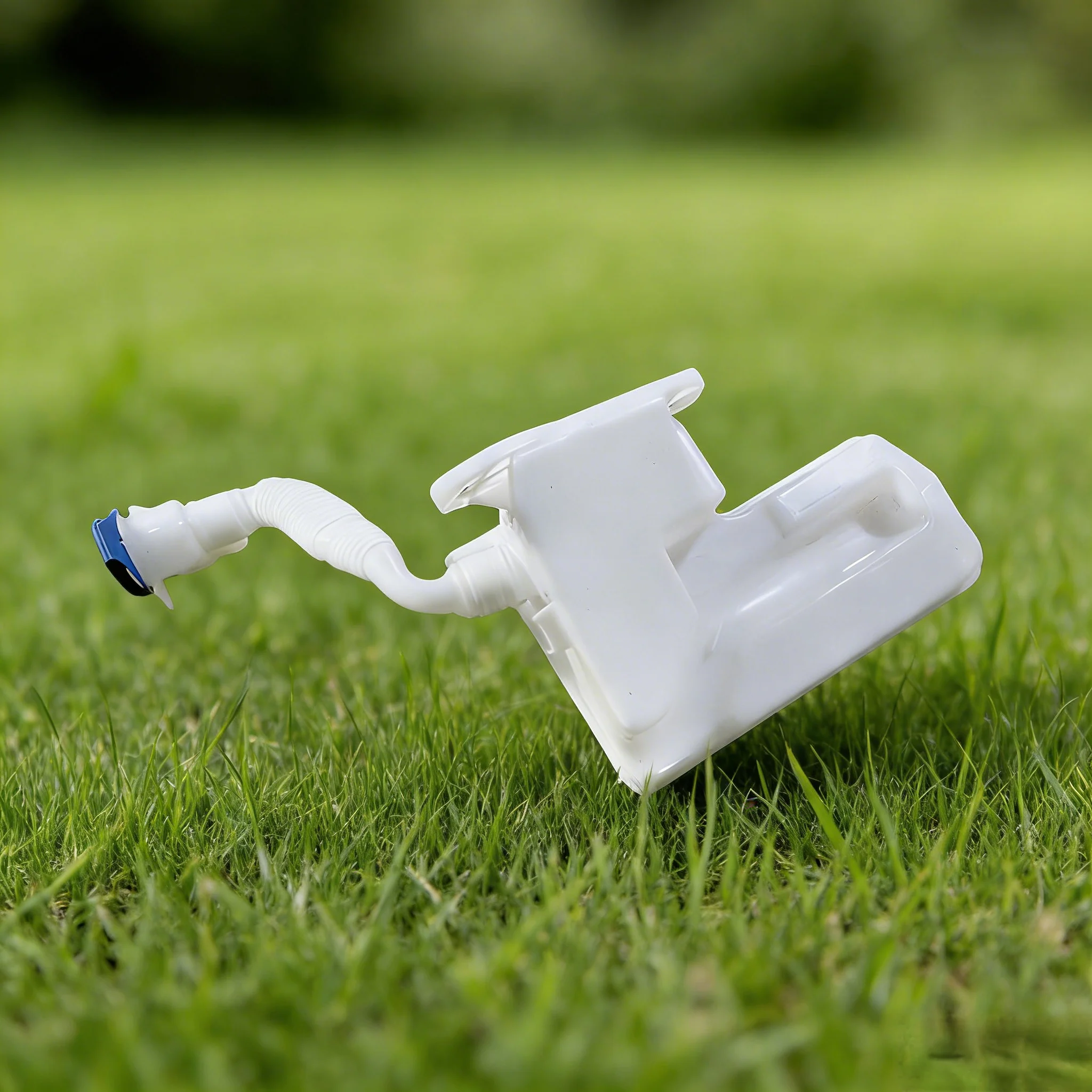 Suitable for Volkswagen Mingrui low-end spray bottle  Windshield cleaning kettle 5Q0955453A