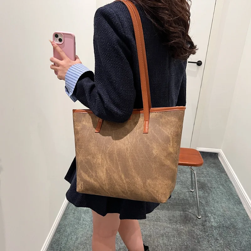 Casual large-capacity bag women\'s bag 2024 new light luxury commuter classroom shoulder bag simple Tote bag