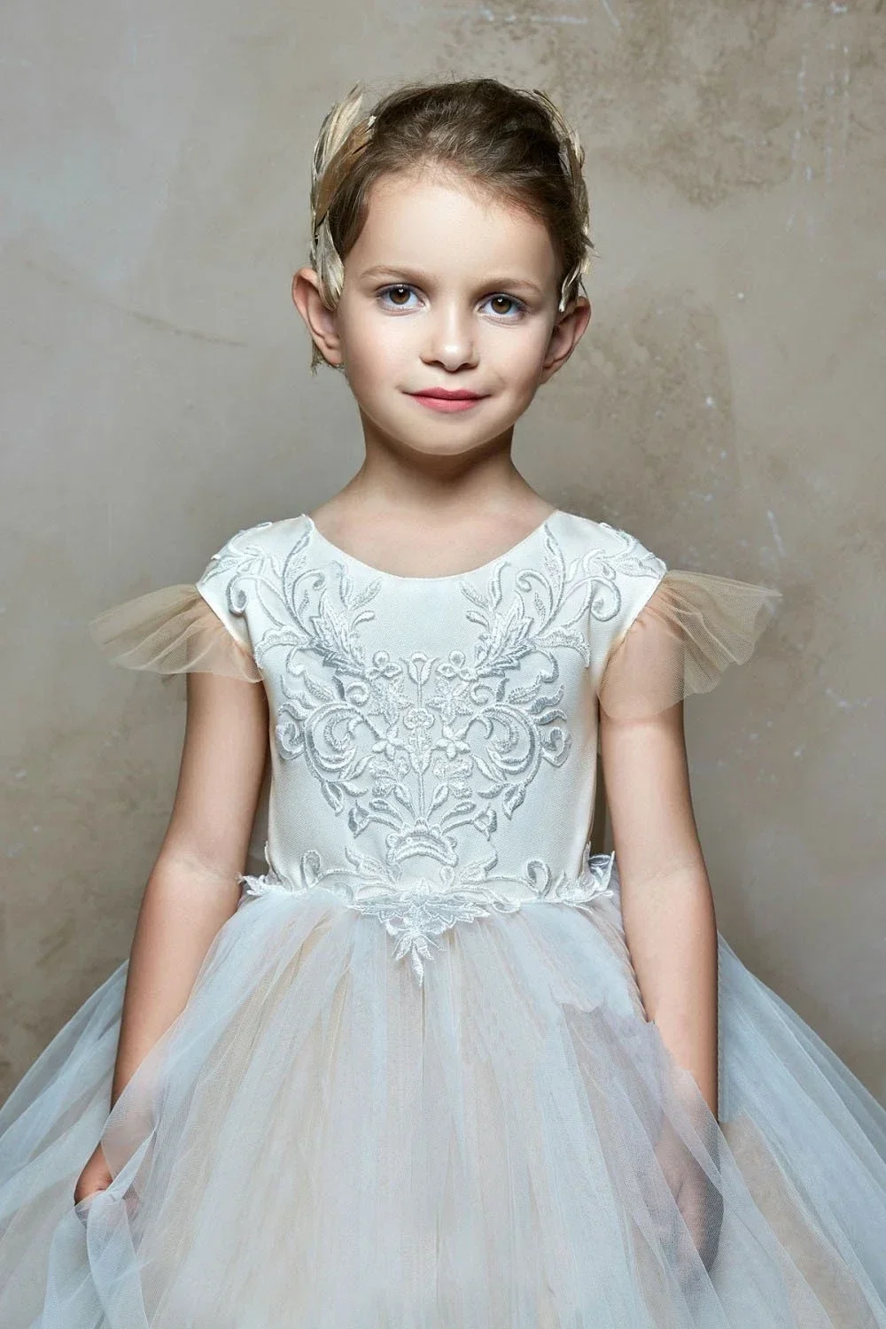 MisShow 꽃의 소녀 드레스 긴 기차 바닥 길이 공주 볼 가운 민소매 단추 Appqulies Tulle Beads With Bow