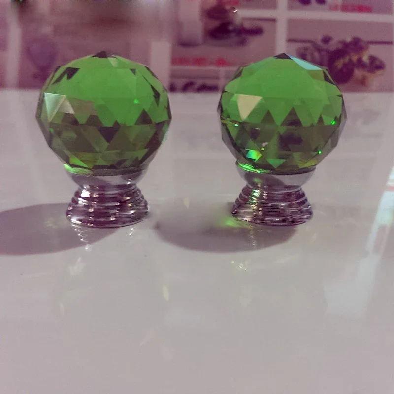Grass green crystal ball in hand luxury European crystal ball in hand in hand wholesale diamond crystal diamond crystal ball