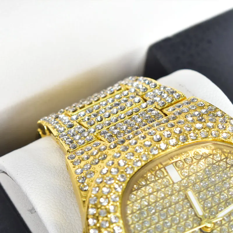 Orologio da donna in oro popolare Hiph-op pieno artificiale Biamond Avantgarde orologio al quarzo alla moda orologio e scatola dell'orologio vestito regalo di festa