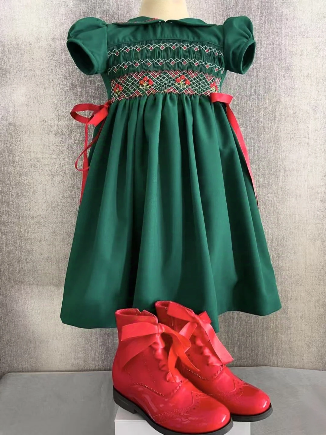 

0-12Y Baby Girl Summer Handmade Embroidery Smocking Vintage Princess Green Dress for Birthday Holiday Eid Christmas A309