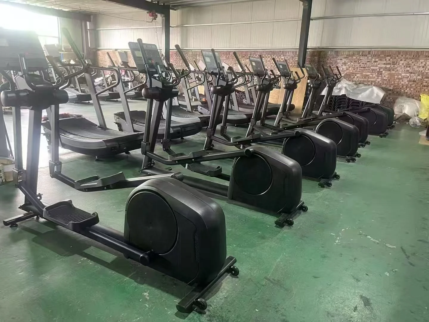 

LED Screen Commercial Elliptical Cross Trainer Multifunctional Gym Sports Fitness Bike