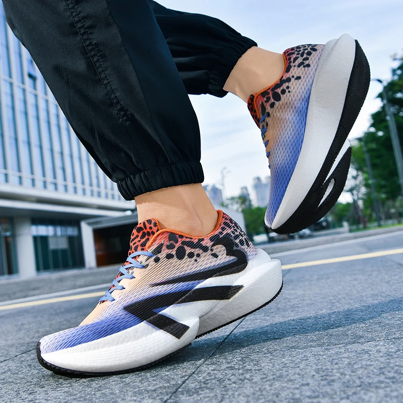 Herren-Freizeitsportschuhe, farbenfrohe Laufschuhe mit Leopardenmuster und Farbverlauf, dicke Sohle, hohe Dämpfung, atmungsaktive Laufschuhe mit feinem Mesh-Material, rutschfest und abriebfest, ideal für Langstreckenläufe, Fitness-Training, tägliche Anlässe und Reisen, trendige Unisex-Schuhe. – Detail 13