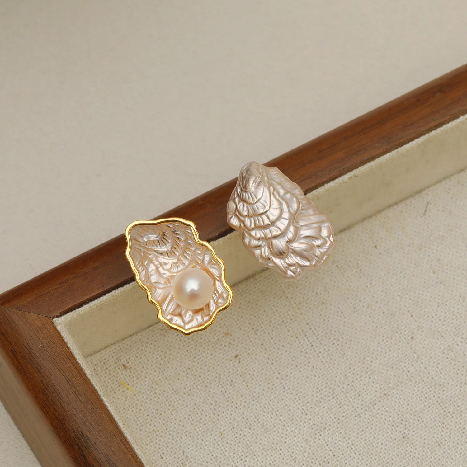 Geometric Shell Silver Needle Stud Earrings With Natural Fresh Gorwth Pearl  Beads With Delicate Filled Korea Jewelry for Women