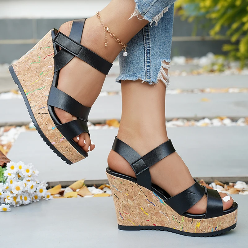 Damskie srebrne sandały na gru – Cork Wedge Sandal recenzja i cena