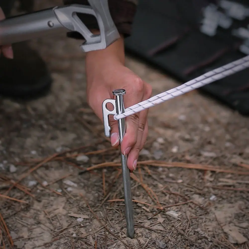 Estacas de acero para tienda de campaña, 2 uds., 20/30/40cm, estacas de Metal ligeras y resistentes, portátiles con gancho y agujero, estacas para clavos a tierra