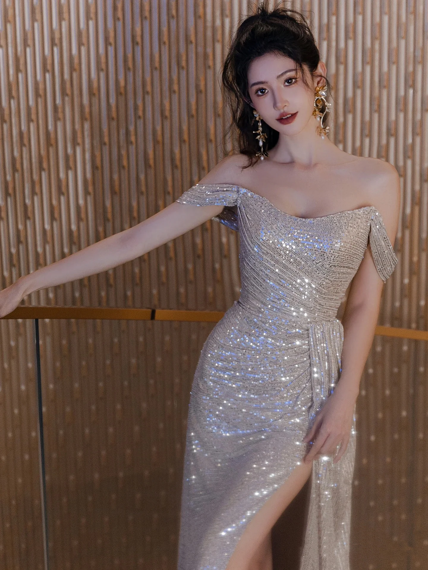 Champagne Silver Sequins Celebrity Dress Boat Neck Off The Shoulder Side Split Pleated Lace-up Mermaid Gorgeous Bride Prom Gowns