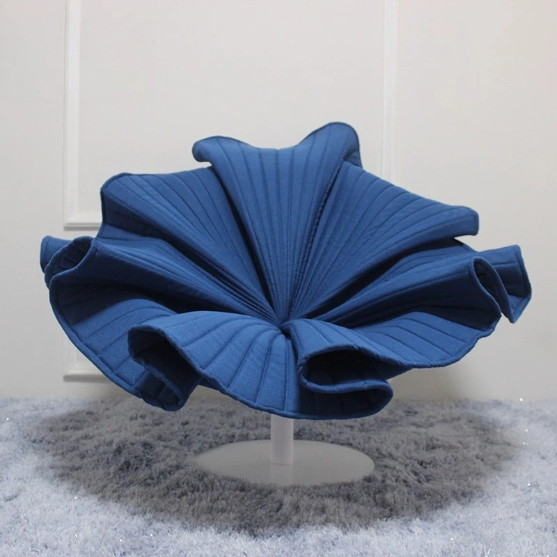 

European designer petal chair special-shaped flower fabric leisure model room living room villa single fiberglass chair