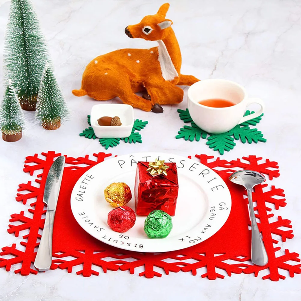 

4 Pcs Snowflake Placemats Christmas Table Mats Anti Skid Heat Resistant Place Mats for Home Party Decoration Red Color