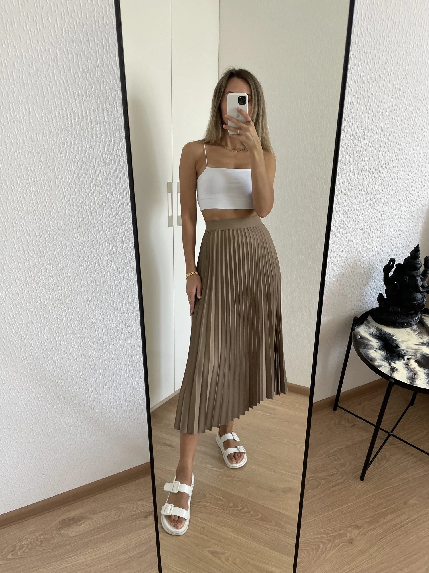 HLBCBG 2023 Brand Designer Women Spring Autumn Elegant Chic Solid Pleated Skirt High Waist Luxury Fashion With Elastic Female