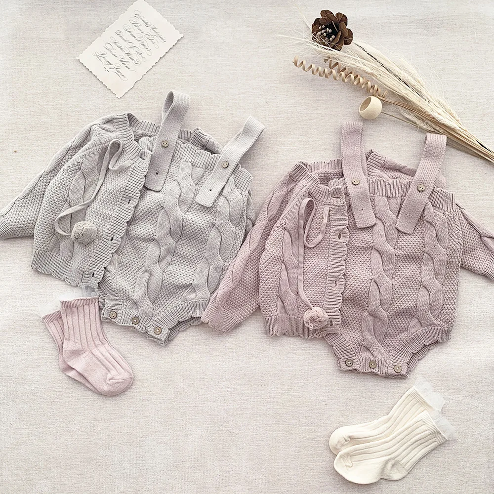 

Jenny&Dave Autumn and Winter Baby Girls' Sweet Fried Dough Twists Round Neck Cardigan Set Solid Lotus Leaf Harper Pants Set Girl