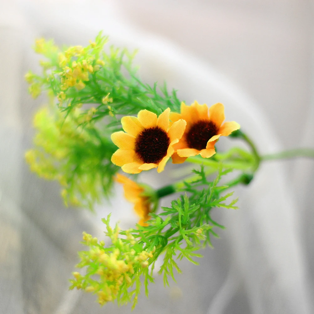 

5 Pcs Artificial Sunflower Bouquet Lifelike Decor for Home Office PartyFlower Arrangement Faux Plants Indoor Outdoor