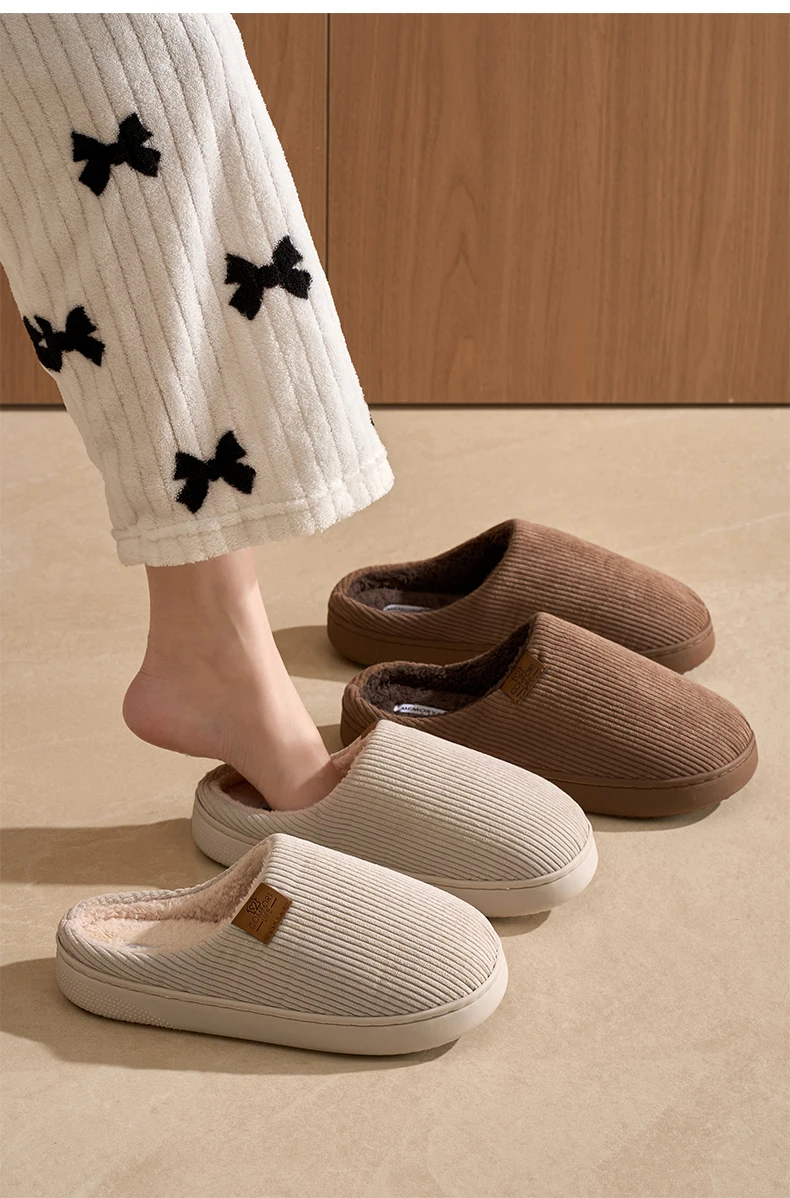 Corduroy-Hausschuhe für Herren, weiches Plüschfutter, Memory-Schaum-Einlegesohle, rutschfeste Gummisohle, gemütliche Hausschuhe für Herbst und Winter. – Detail 12
