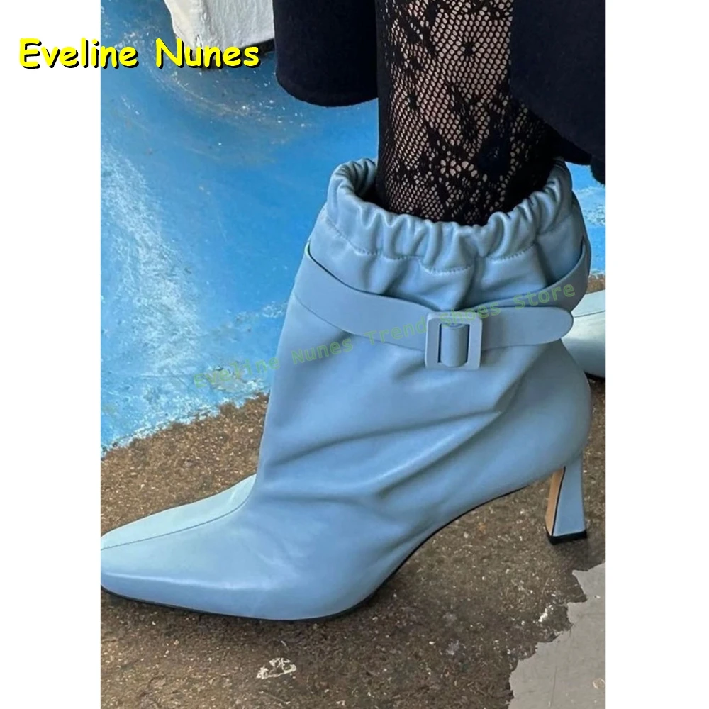 

Синие плиссированные модные ботинки с пряжкой на ремне, модные ботинки с острым носком на тонком каблуке, однотонные женские модельные ботильоны с эластичной лентой, уличный стиль, тренд 2023