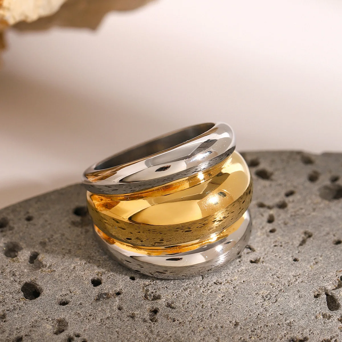 Yori Size 7 Unique Stainless Steel Waterproof Ring 18K PVD Plated Simple Rust Proof Jewelry Bijoux For Women Accessories Gift