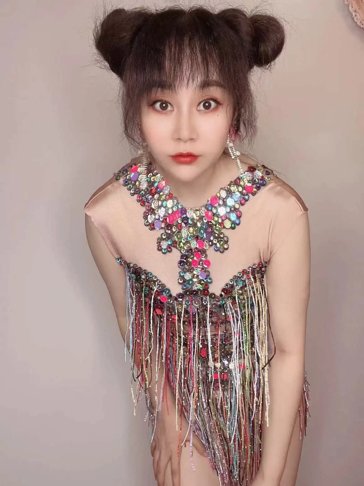 2025 Cantante femminile sexy da discoteca DJ Costume da ballo leader Flash Diamond Tuta colorata Bar Dance DS Performance Costume yk