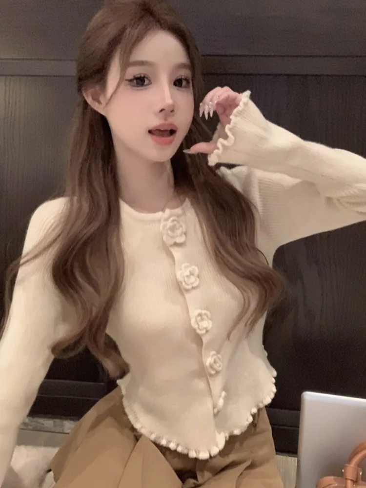 

Korean Style Long Sleeve Knitted Top Women Elegant Floral Design Slimming Wave Pure Desire Fashionable Commute Style