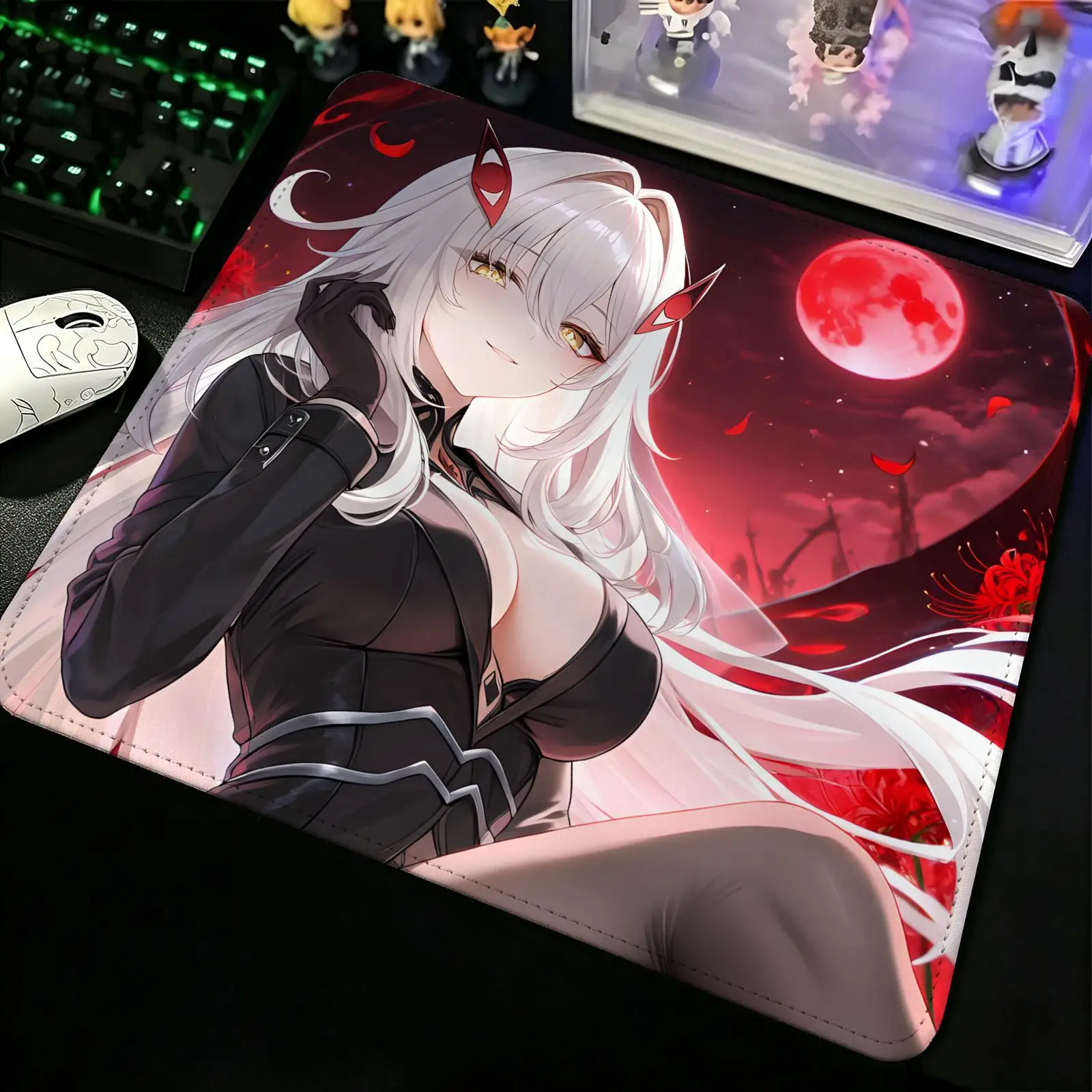 Genshin Impact Ronova Mouse Pad Compact Gaming Mat Reinforced Stitched Border, S/M/L Portable Laptop Desk Pad Office & E‑sports