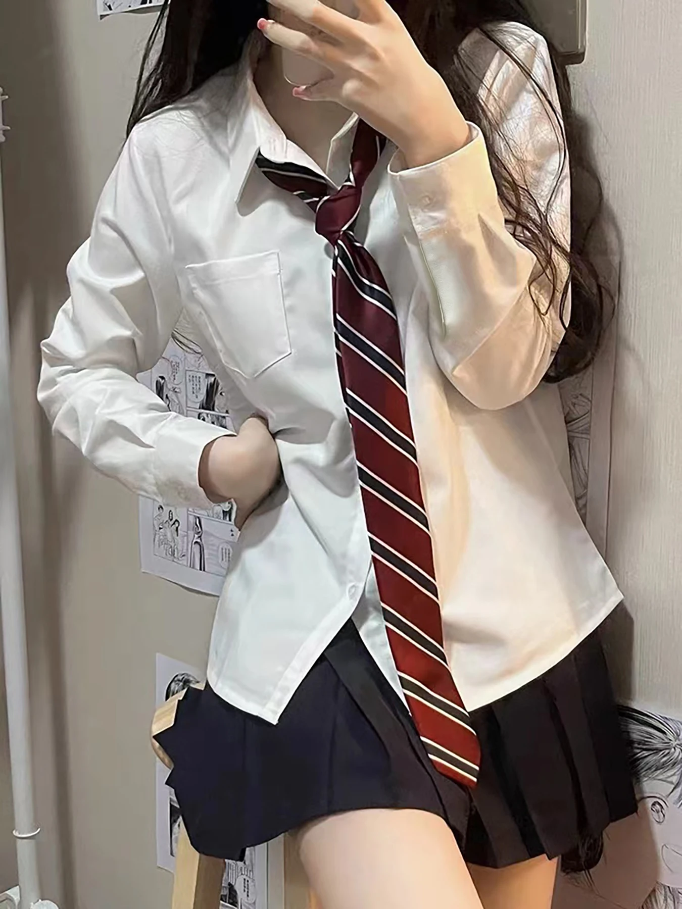 Chemise à poche originale pour étudiantes ; vêtements intérieurs amples avec chemise blanche et cravate