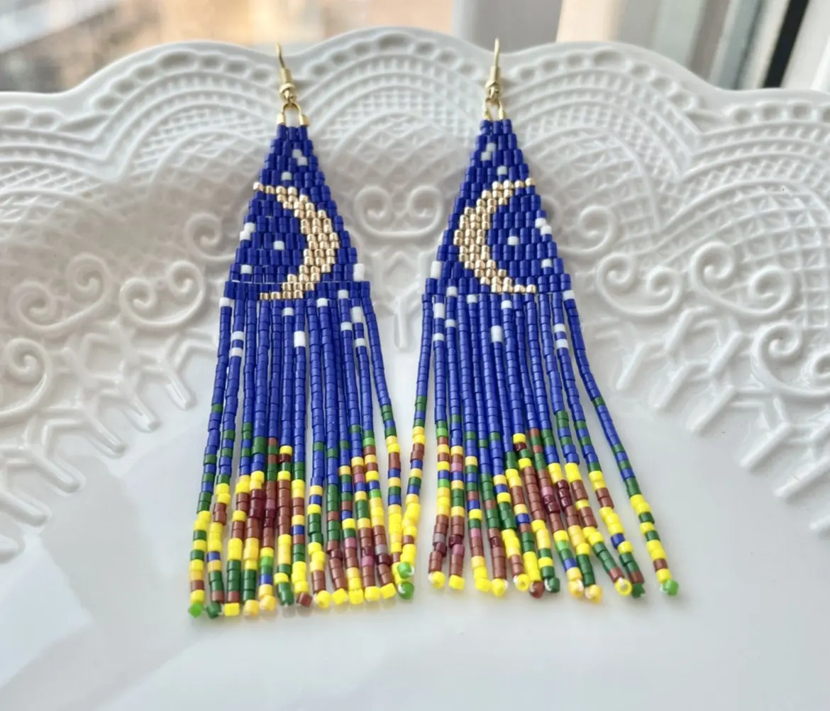 

Серьги из рисовых бусин в богемном стиле с кисточками и цветком, женские серьги ручной работы с луной, разноцветные, универсальные, простые, оригинальные серьги из бисера