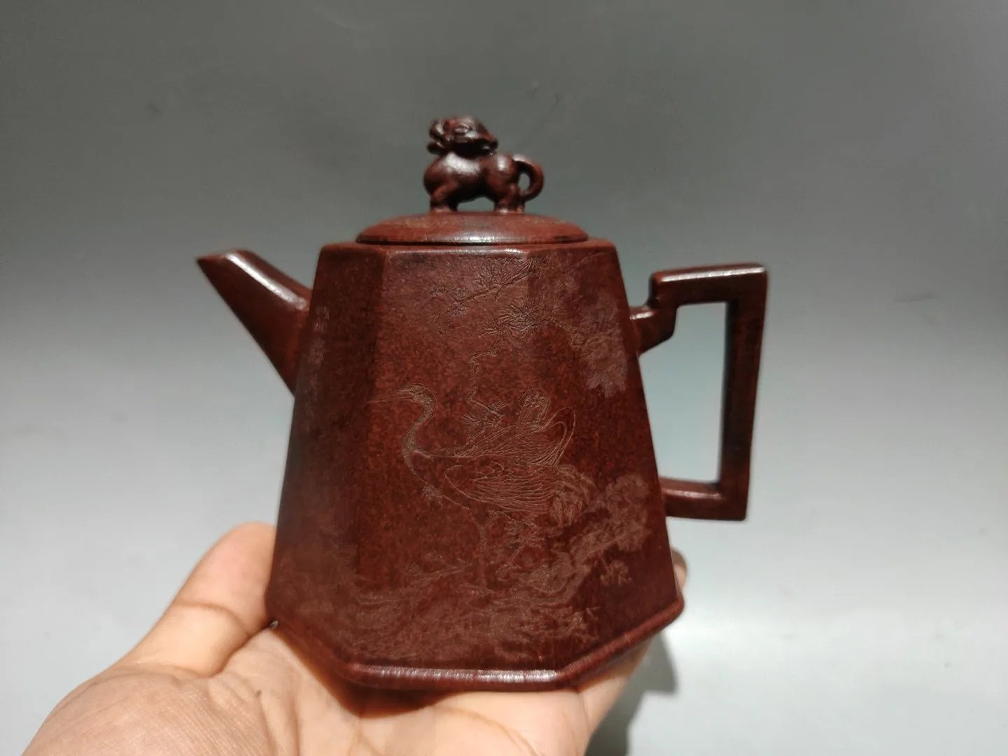 Yixing Purple Clay Pot Eight sided teapot Relief Crane Pattern Engraved teapot Teapot Kettle Amass wealth Ornaments