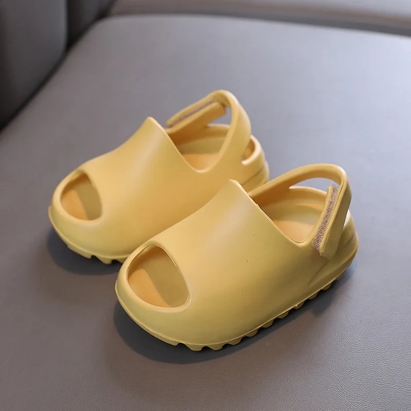 Children\'s Slippers Summer Wear Sandals Slippers Wholesale Soft Soles Breathable Comfortable Beach Shoes Hole Shoes Small Kids