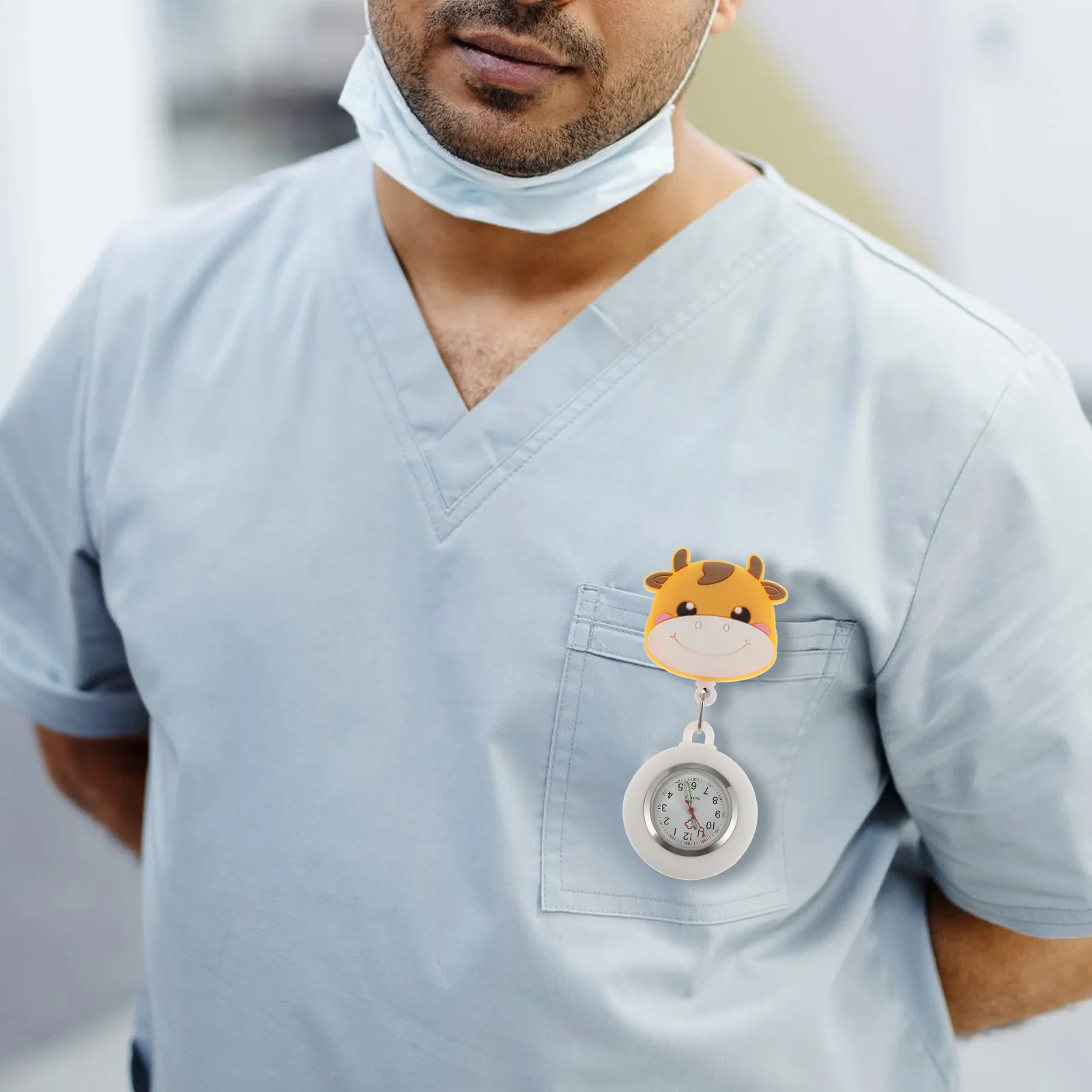 1Pcs Nurse Pocket Watch Cartoon Retractable Hook Hanging Durable Buckle Portable Lightweight Badge Watch Gift for Nurse