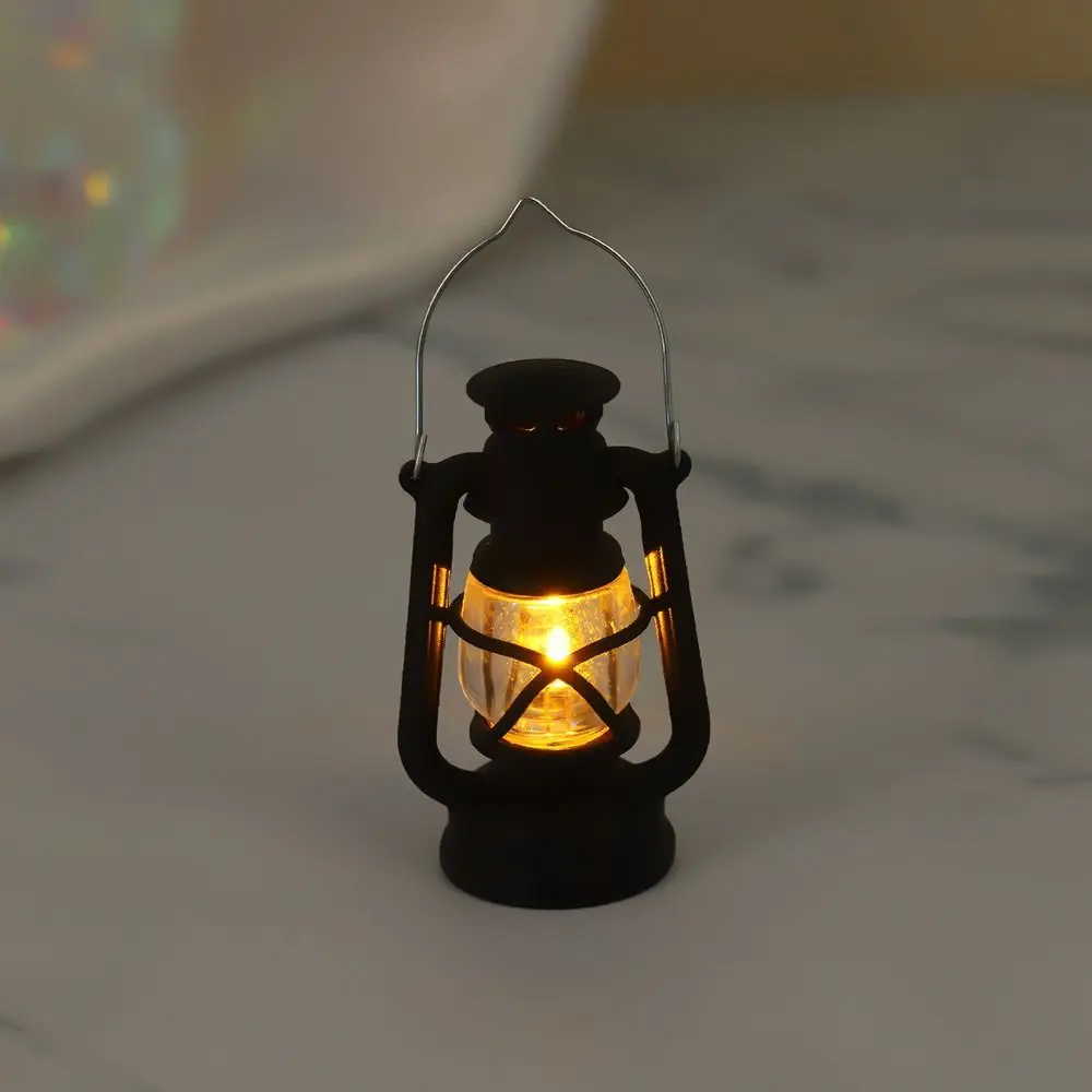 Lampu Lilin Elektronik LED Retro Lampu Hangat Kreatif Lampu Malam Mini Persegi Dioperasikan dengan Baterai dengan Kait