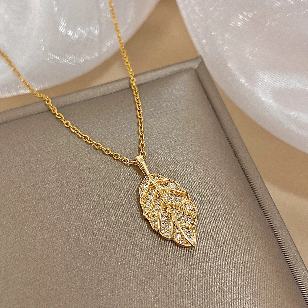 Fashion Chic Rhinestone Leaves Pendant Golden Chain Stainless Steel Necklaces for Women Temperament Jewelry Gift