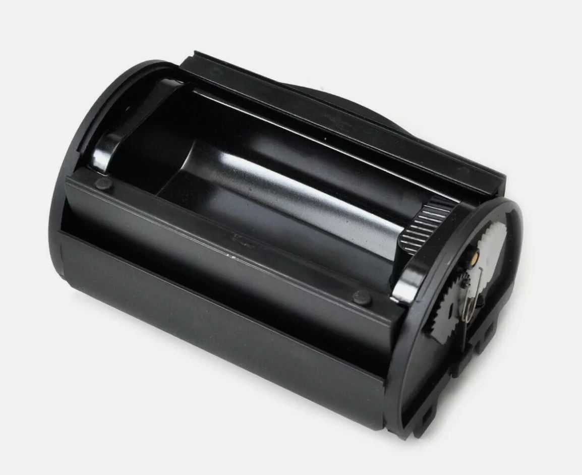 

Ultra Durable Auto Accessory Rear Seat Ashtray (Black) FOR VW Jetta / Bora MK4