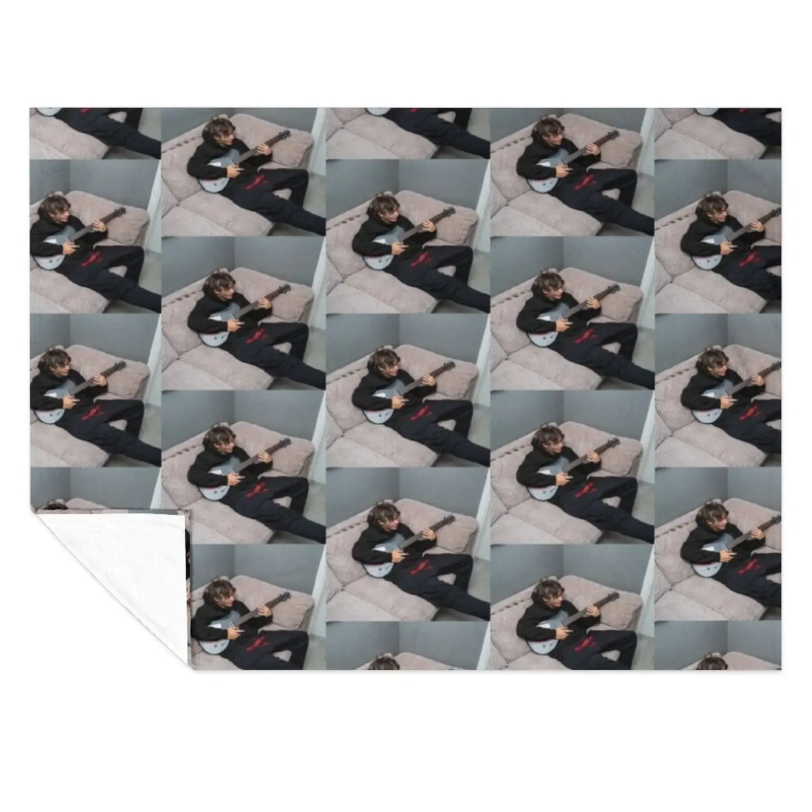 

Leondre Devries Throw Blanket Warm Flannels Luxury Brand Flannel Fabric Blankets