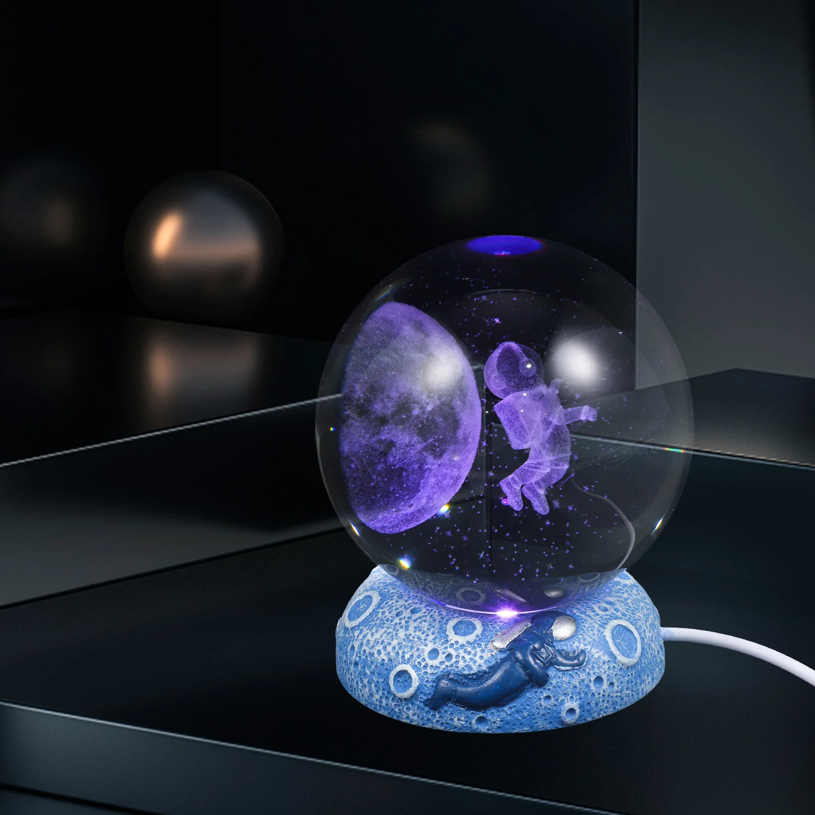 

Crystal Ball Light Cool Lamp Globe Gold Table Lantern Sphere Resin Lamps Bedrooms Led Space Decor USB Cool Gift