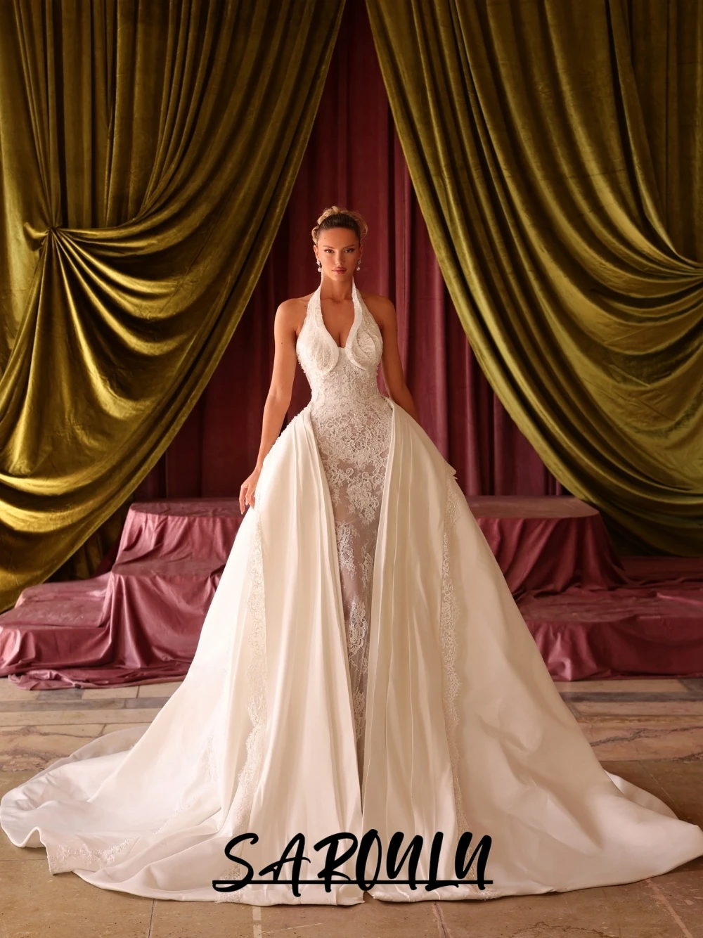 

New Arrival 2 in 1 Halter Wedding Dress Customized Delicate Lace Princess Bridal Gown With Long Train Stunning Satin Bride Wear