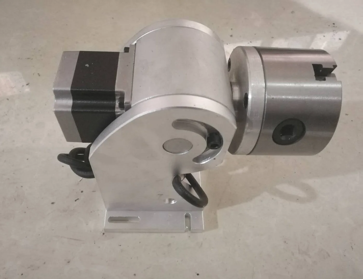 

Rotary chuck for laser marking machine rotating axis 80mm 100mm for glass shaft axis round products