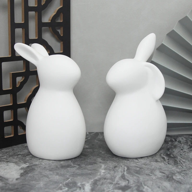 Simpatiche figurine di coniglio in ceramica Kawaii lepre Bunny Garden House ornamenti per animali pasqua casa decorazione della stanza pittura a