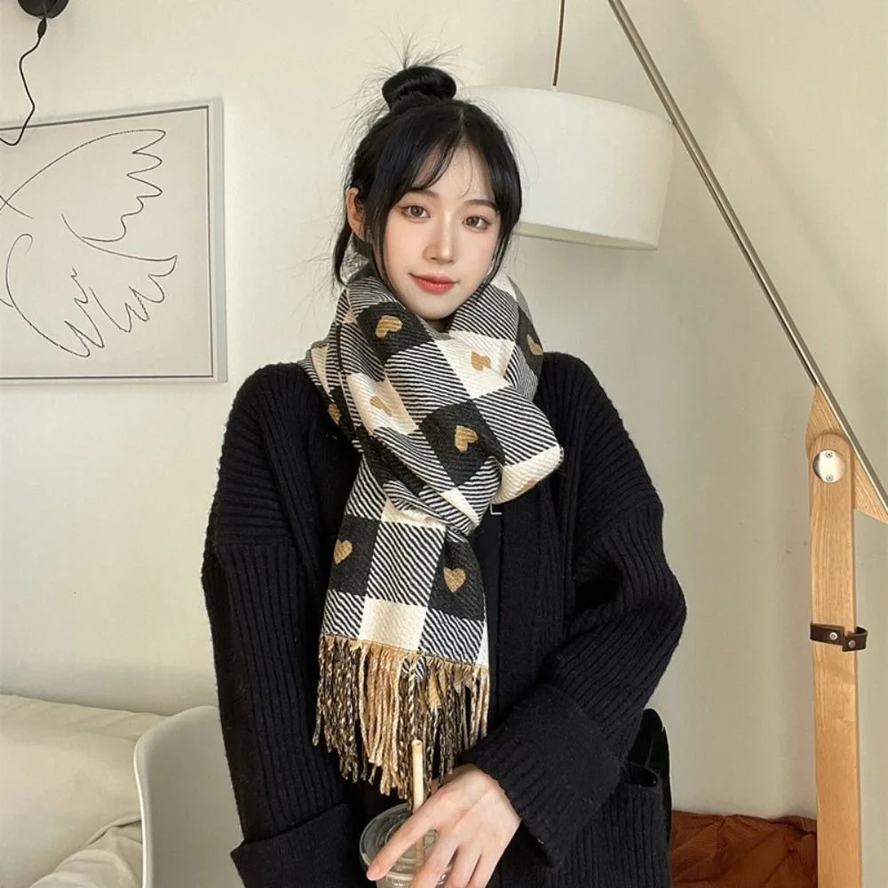 ผ้าพันคอคลุมคอลายตารางหัวใจแบบใหม่ ป้องกันความหนาวและลม ผ้าพันคออเนกประสงค์ ผ้าคลุมไหล่แคชเมียร์เทียม เหมาะสำหรับเล่นกีฬากลางแจ้ง