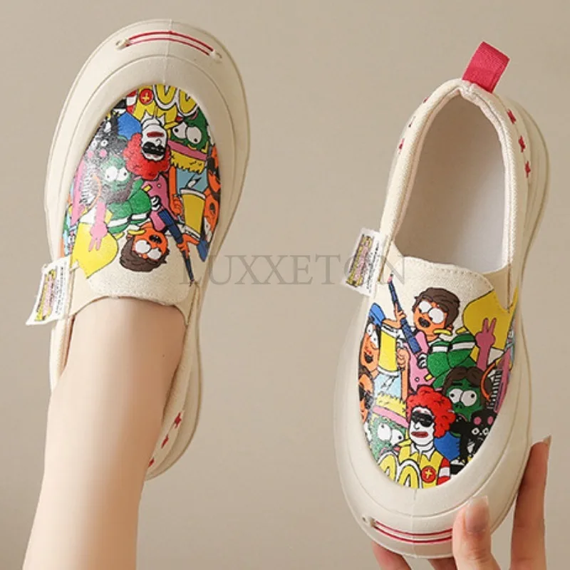 Thick Soled and Shallow Mouthed Cartoon Printed Skateboard Shoes with Breathable and Comfortable Mesh Fabric for Casual Wear