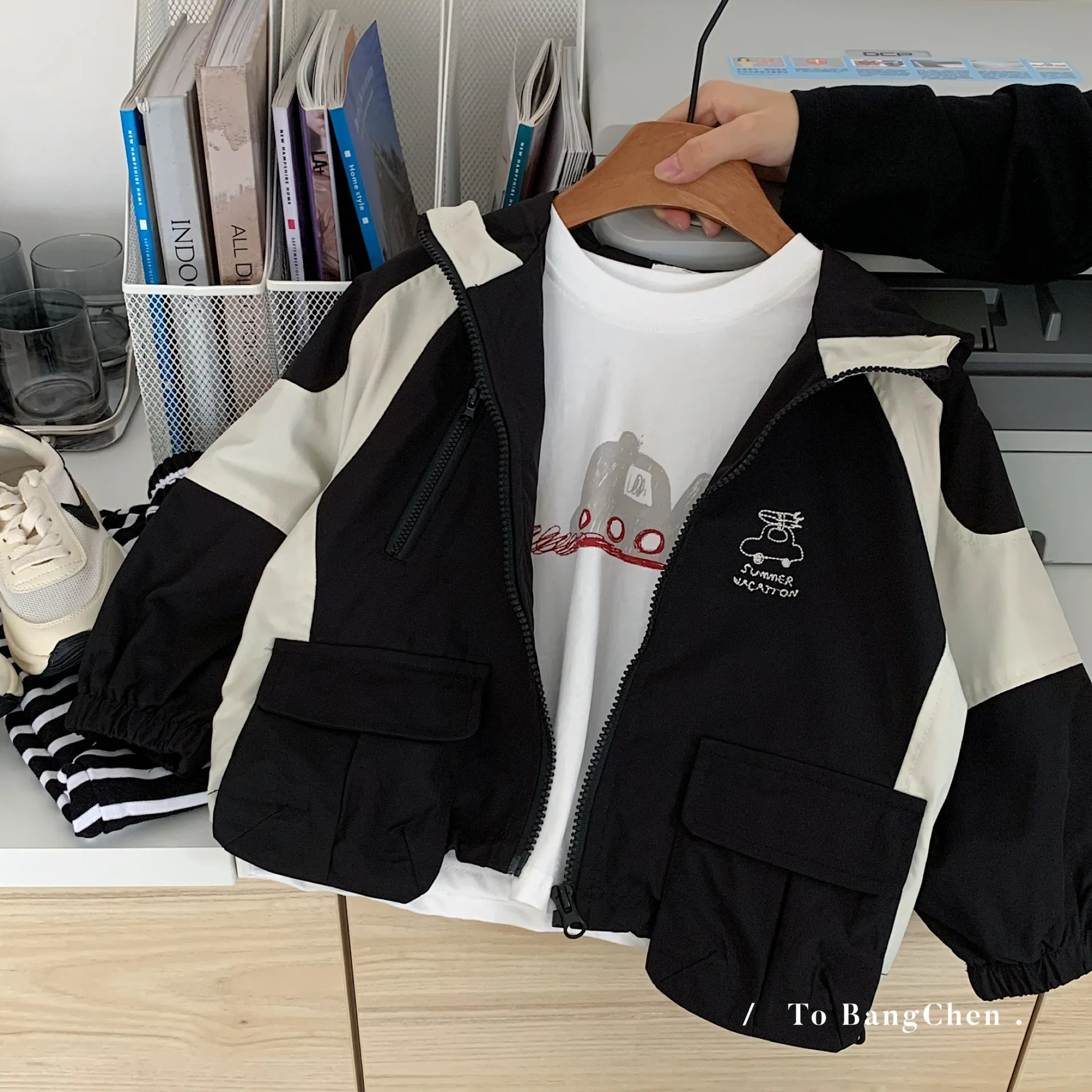 

UNITIM Children Boys Coat Korean Autumn Infant Baby Boys Hooded Jacket Zipper Spliced Cartoon Print 2-8Y Boys Casual Jacket