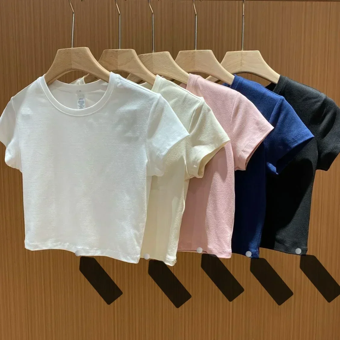 جديد aI اليوغا الصيف بلون تي شيرت الحضرية عادية اقتصاص النمط الأوروبي أكمام المألوف عارضة السراويل مجموعة للنساء