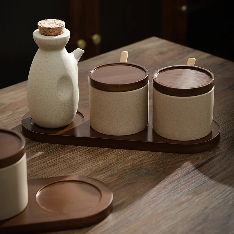 creative ceramic soy sauce pot small oil  seasoning bottle simple vinegar  Japanese retro seasoning bottle set