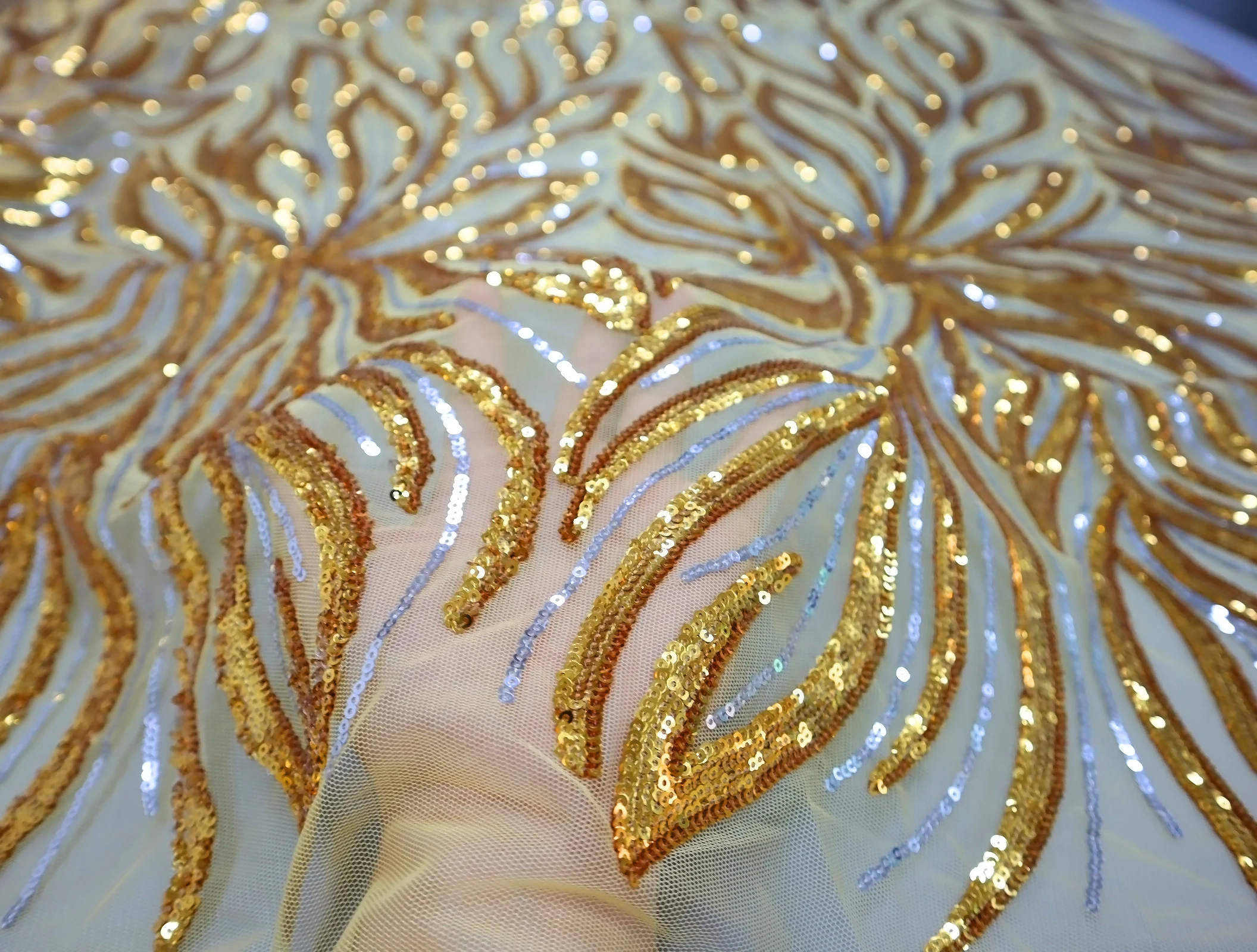 

Оптовая продажа белой африканской кружевной ткани с пайетками 2026: высококачественная нигерийская сетчатая кружевная ткань с пайетками, французский тюль для свадебных торжеств