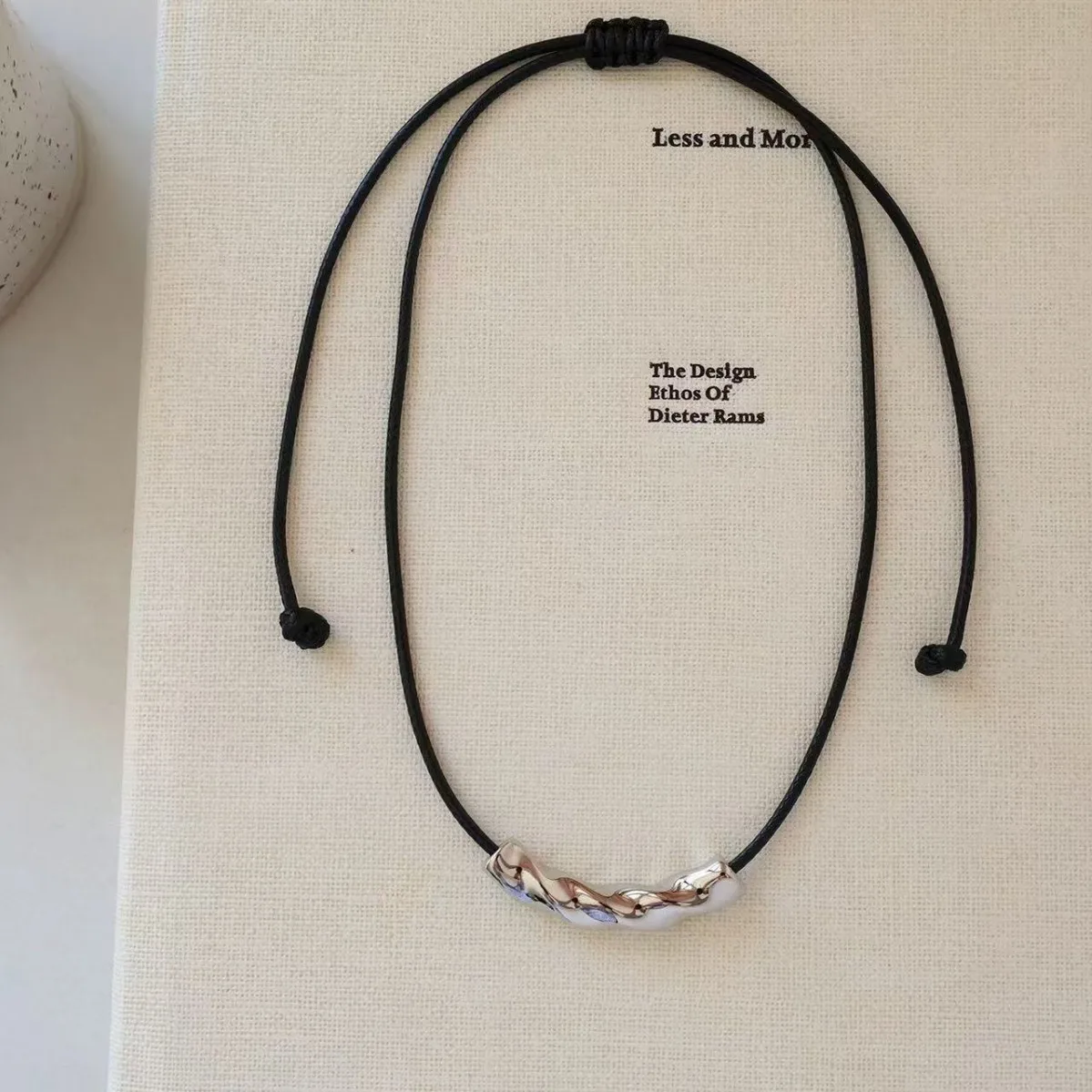 

Jenny&dave Versatile, Personalized, High-end, Fashionable, Trendy, Loach, Collarbone Jewelry Necklace Necklaces For Women