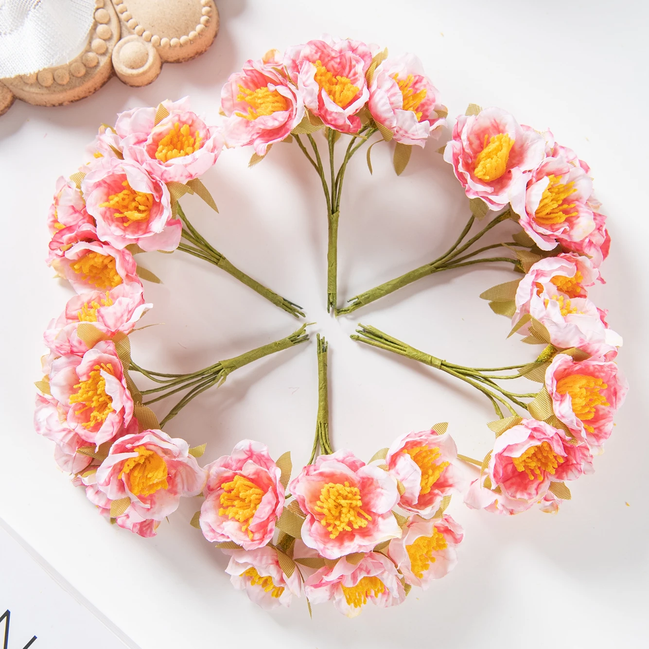 Artificial Flower Silk Carnation Mother's Day Bouquet Outdoor Yard Wedding Wreath Home Room Table Decor Scrapbook Bride Diy Gift