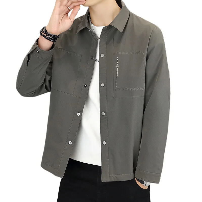 

Весенне-осенняя мужская модная деловая куртка. Модная однотонная куртка с лацканами. Удобная повседневная мужская верхняя одежда.
