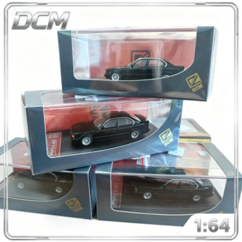 

DCM 1:64 High-end sedan, die-cast alloy model, men's gift, adult static collection piece, festive creative gift.