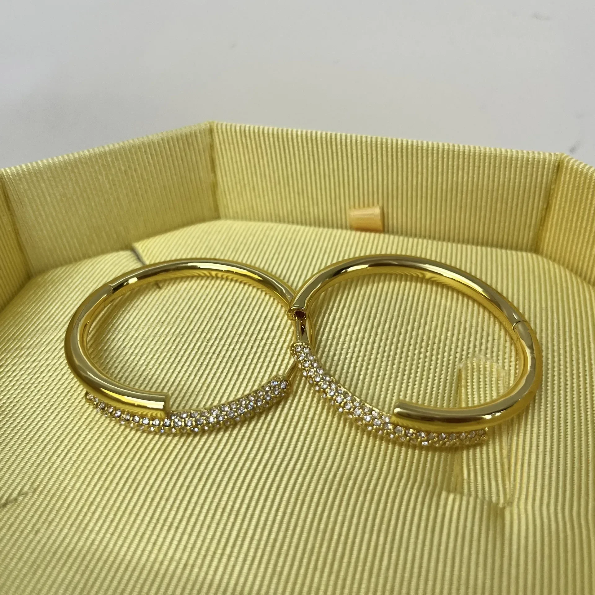 2025 Nieuwe Originele Gouden Hoge Sieraden Set Mode voor Vrouwen Waterdruppel Ketting Ring Oorbellen Armband Romantisch Cadeau
